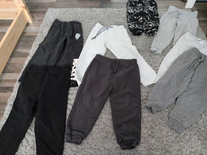 Lot de pantalon de jogging