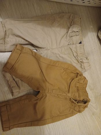 Lot de 2 pantalon 1 mois kiabi très bon état