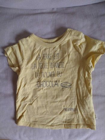 Tee-shirt 12 mois (74cm) tape à l'oeil en très bon état