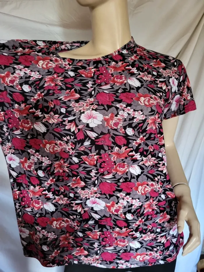 Tee shirt chic fleuri - photo numéro 5