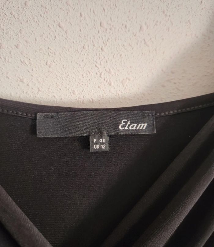 Robe noire Etam – Taille 40, élégante avec détails pailletés - photo numéro 2