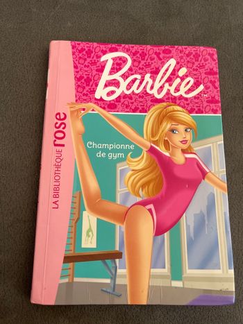 Livre bibliothèque rose barbie tome 10