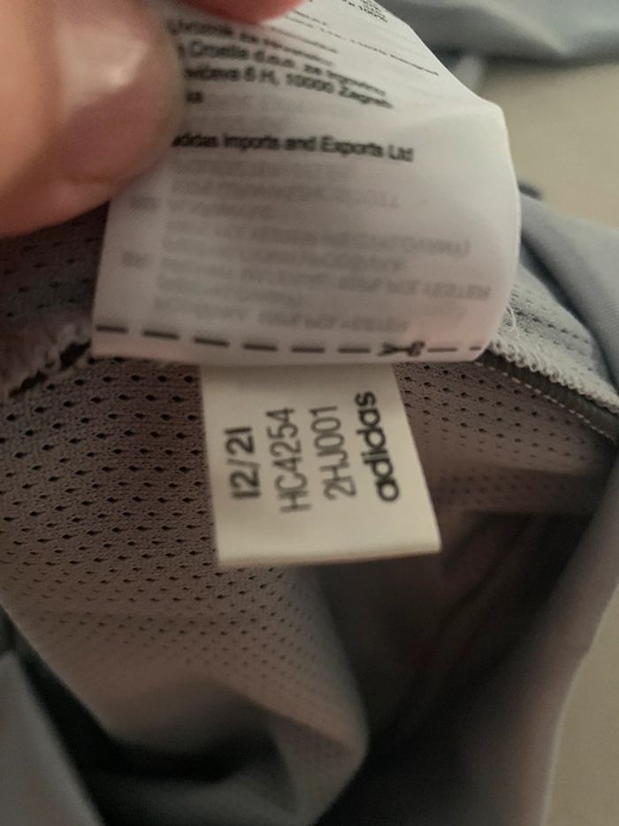 Veste de sport adidas grise taille M en parfait état - photo numéro 3