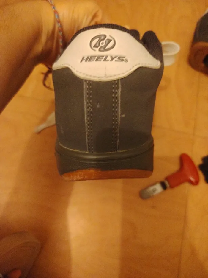 Basket heelys taille 34 - photo numéro 7