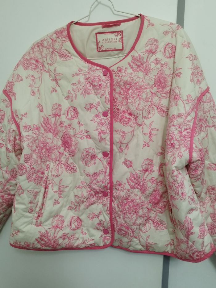Veste matelassée fleurie taille 40