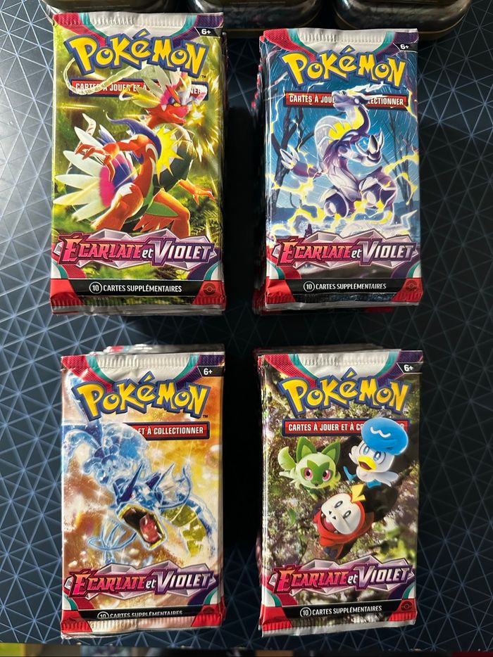 Lot de 74 boosters Pokémon Écarlate et violet FR
