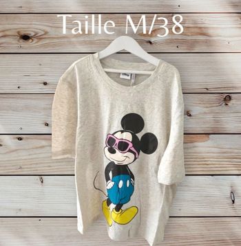 Jolie t-shirt Disney Mickey NEUF