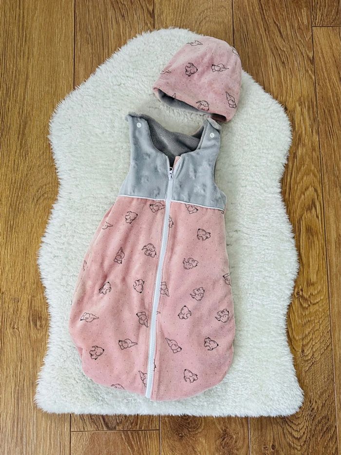 Gigoteuse avec petit bonnet, fait magnifique : naissance à 3 mois