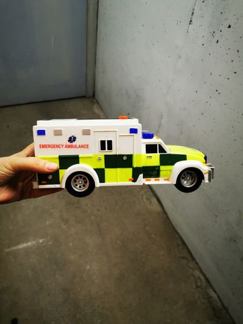 Ambulance jouet