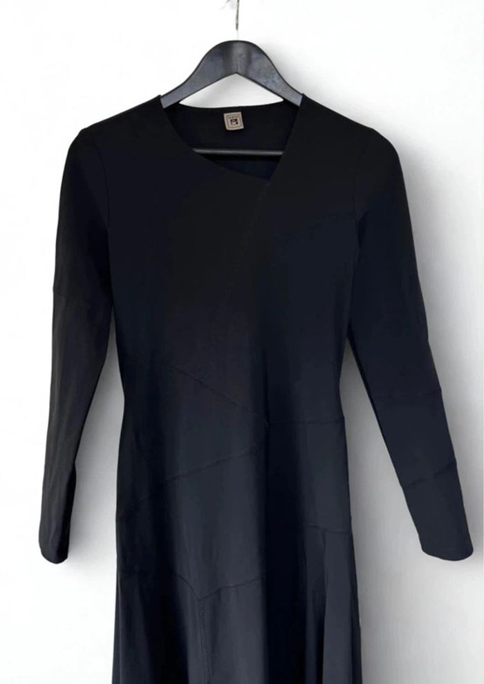 Robe noire asymétrique Indies Taille S/M - photo numéro 4