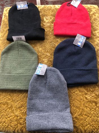 Bonnet neuf avec étiquette