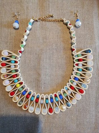 Perdure collier et boucles d'oreilles perles en verre