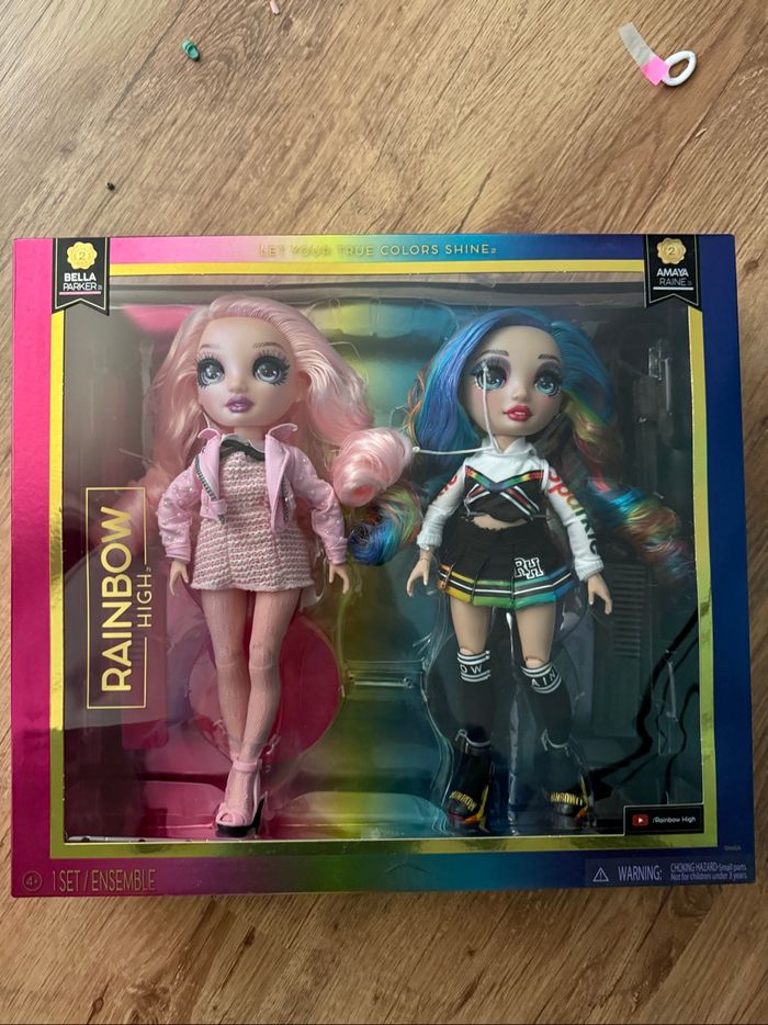 Coffret rainbow high Bella et Amaya - photo numéro 4