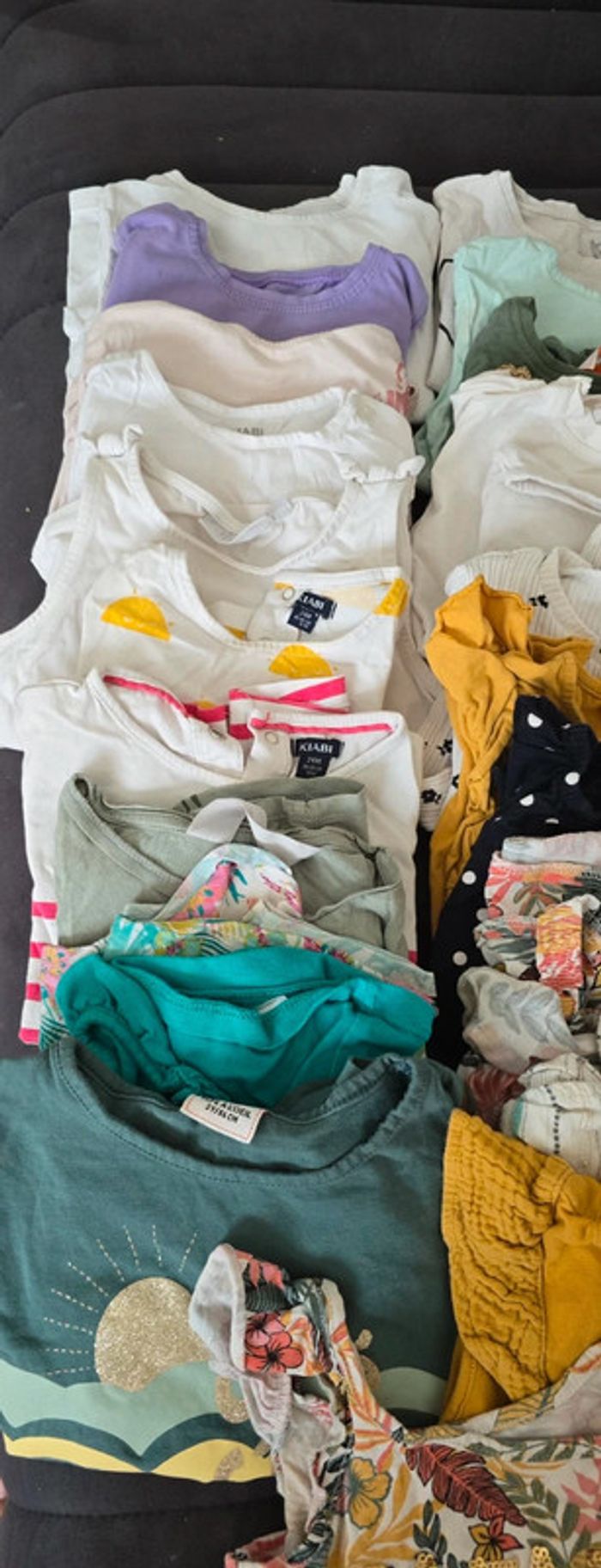 Lot 23 t-shirts bébé fille 2 ans – Très bon état 🌸 - photo numéro 2
