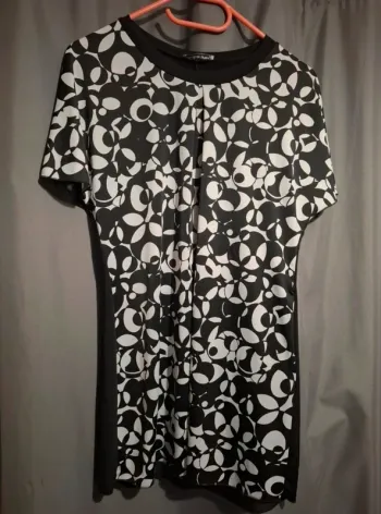 Tunique tee shirt noir et blanc taille unique Neuf