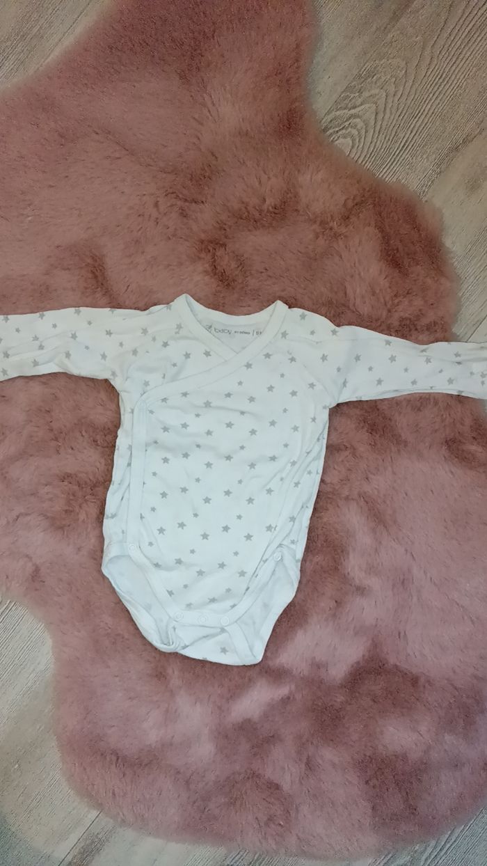 Lot 9 mois bodie et pyjama - photo numéro 3