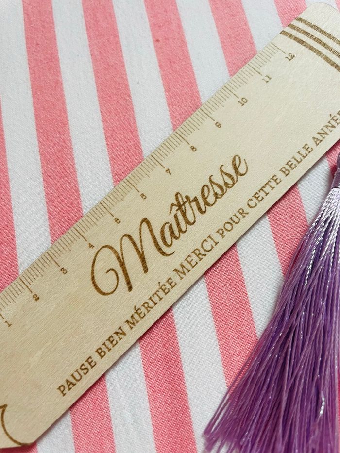 Marque page crayon régle en bois Merci maîtresse - photo numéro 2
