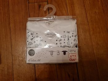 Lot de 3 bodys manches longues orchestra taille 1 mois neuf