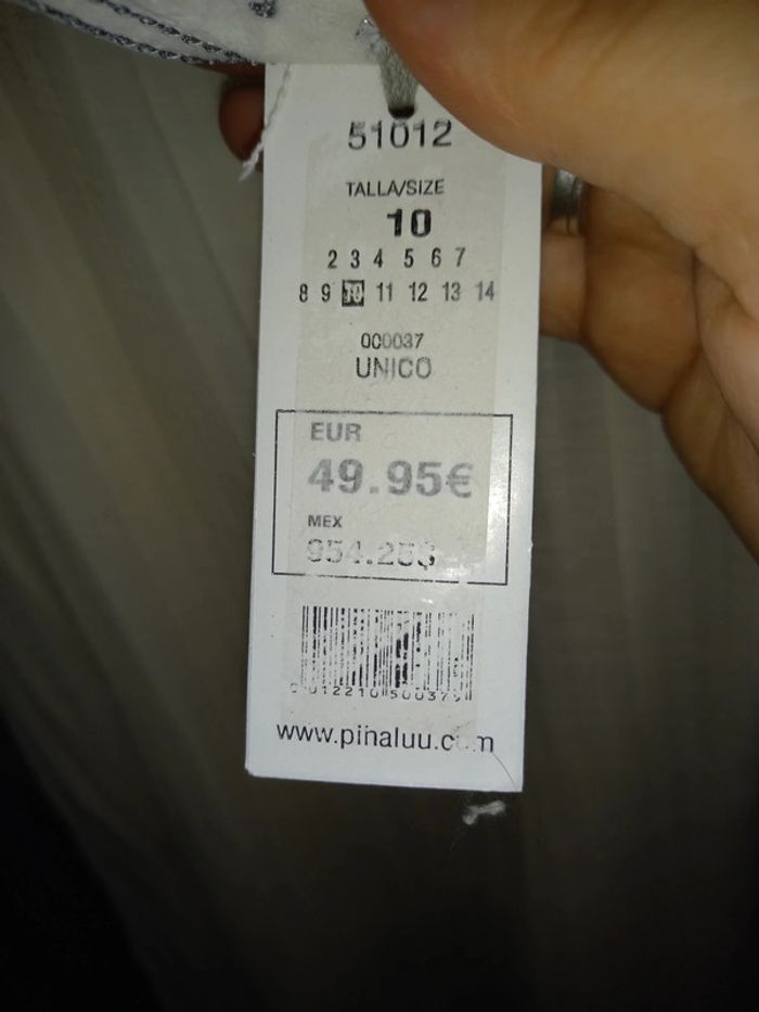 Robe crème neuve pihaluu prix 49e noté 10 sur étiquette mais 8 sur celle du vêtement - photo numéro 4