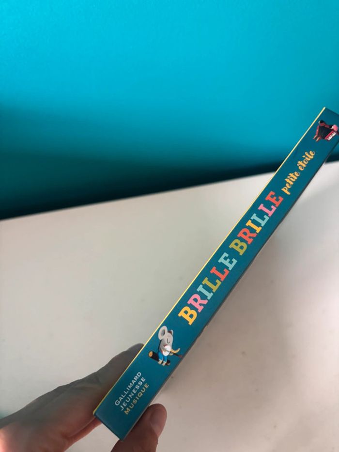 Livre sonore et musicale brille brille petite étoile - photo numéro 2