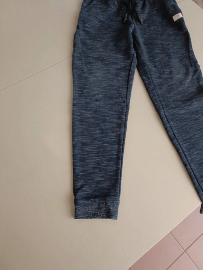 Jogging Kiabi bleu gris 10 ans - photo numéro 5