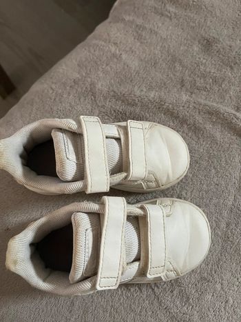 Basket adidas fille taille 23