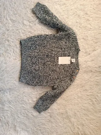 Pull h&M neuf 18 mois