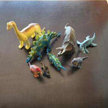 Lot de figurines préhistoriques