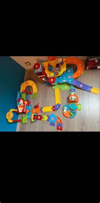 Garage et caserne pompier tut tut bolide