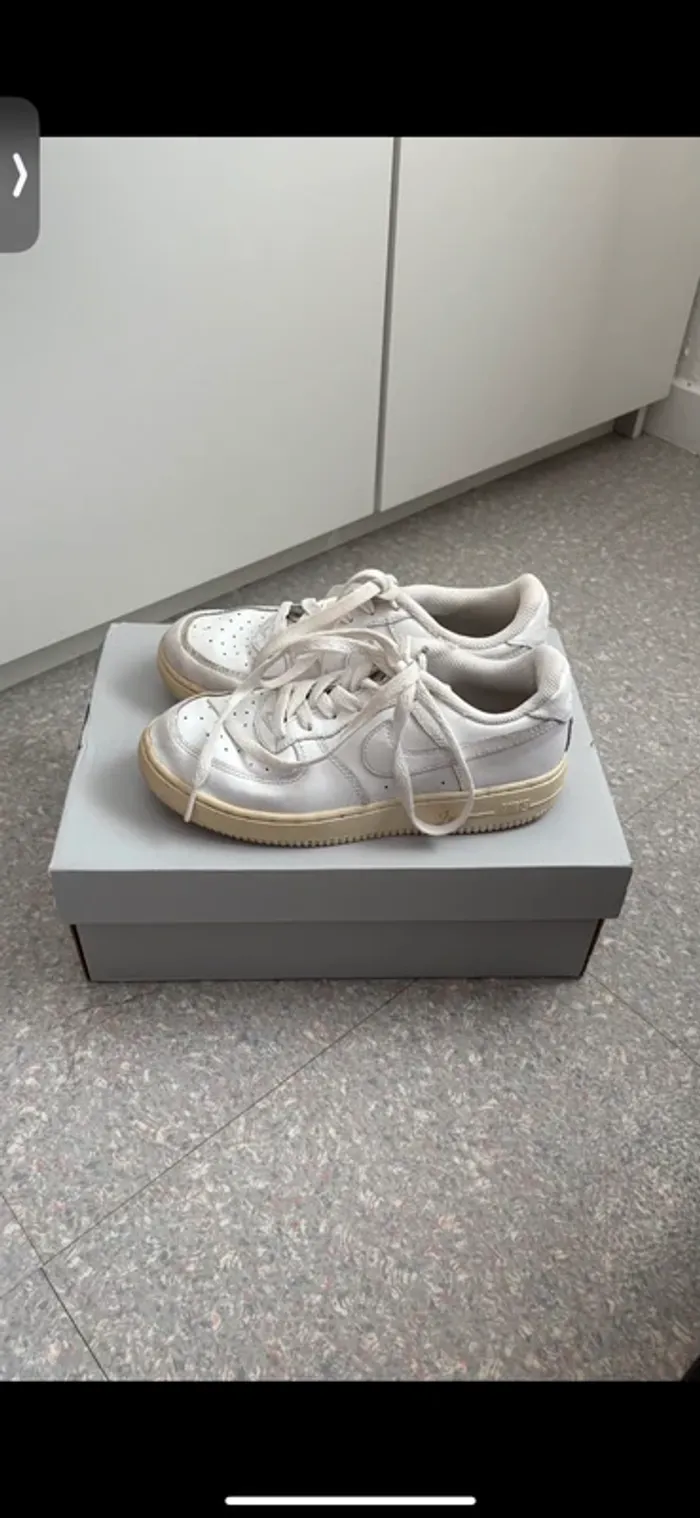 Baskets basses Nike air force one blanche taille 34