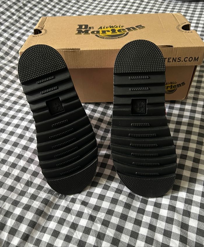 Sandales - Dr Martens 32 - photo numéro 4