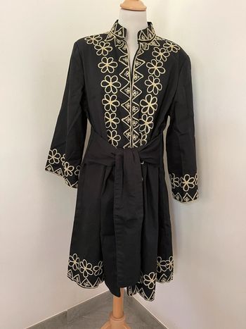 Manteau / pardessus noir brodé - Almatrechi