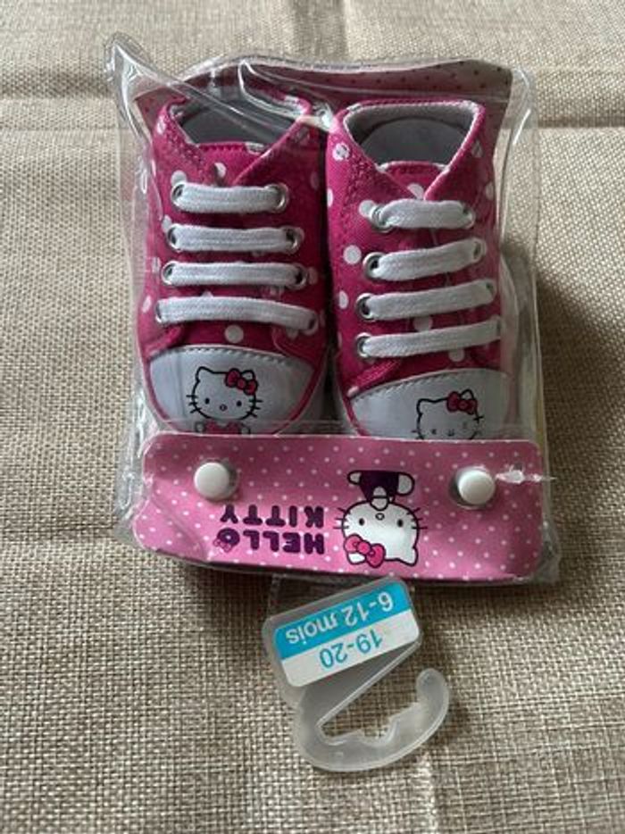 Chaussures Hello Kitty 19/20 6-12 mois