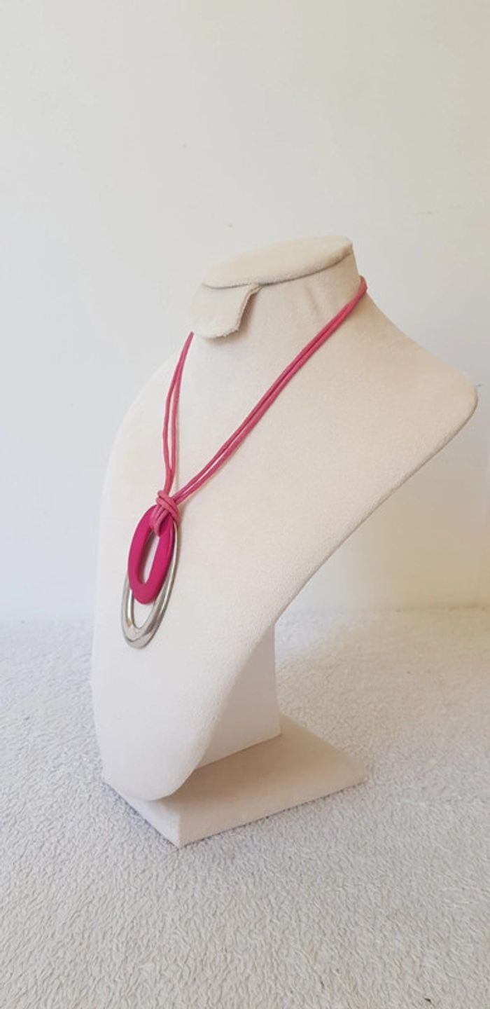 Collier fushia - photo numéro 2