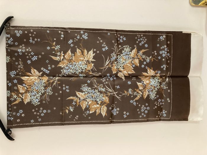 Foulard Estérel en pure soie - photo numéro 2