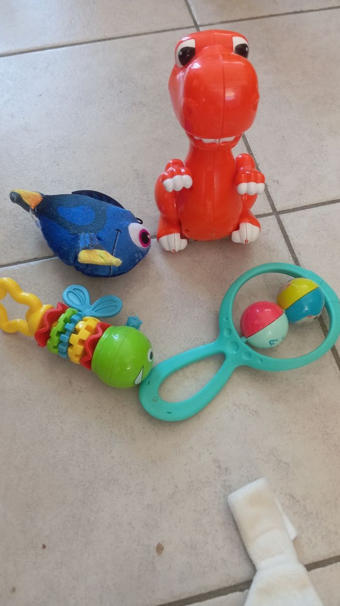 Lot éveil hochet dinosaure dori