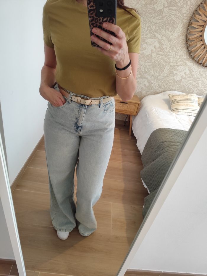 Jeans clair Wide leg neuf - photo numéro 2