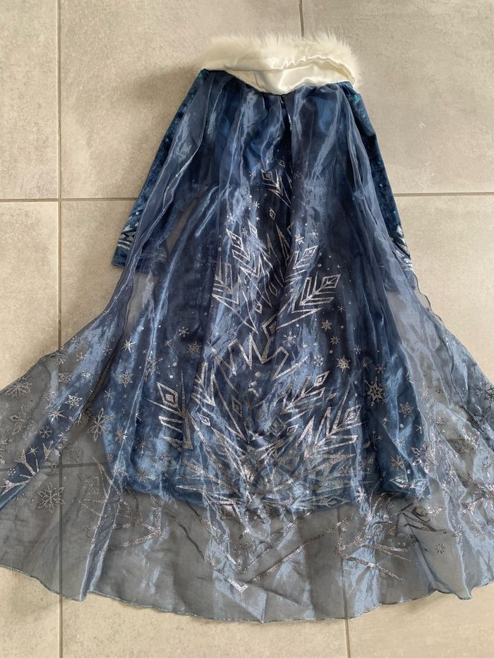 Jolie robe avec cape Reine des neiges 8 ans - photo numéro 8