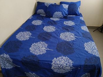 Drap de lit avec 4 taies d'oreiller