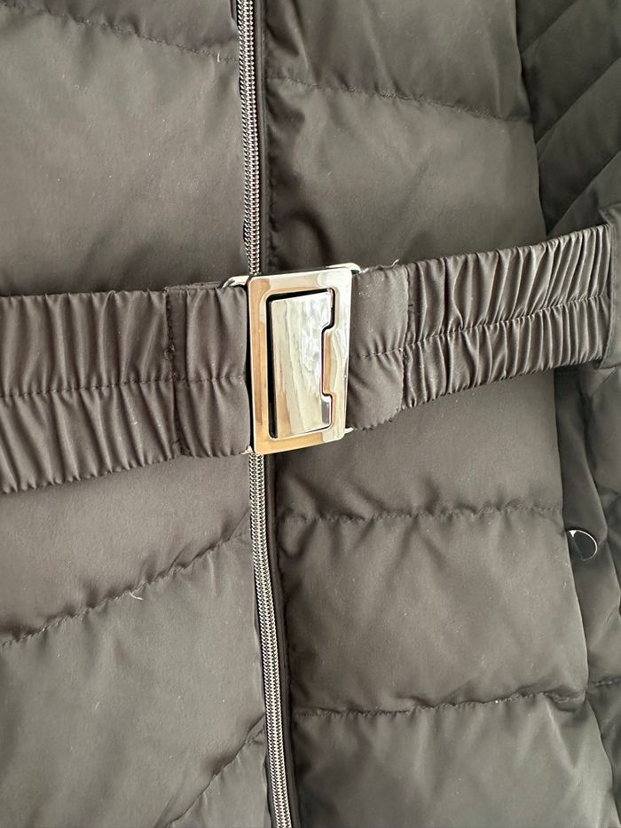 Veste matelassée , doudoune noire C&A avec ceinture, taille M - photo numéro 2