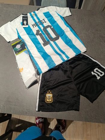 Tenue football Léo Messi argentine. T.24