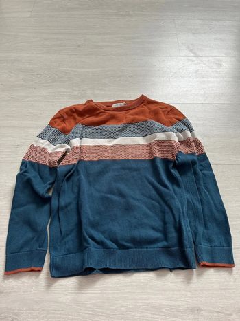 Pull bleu