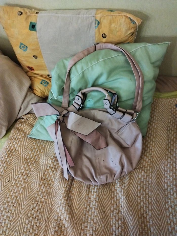 Sac bandoulière rose nœud coquette rond y2k