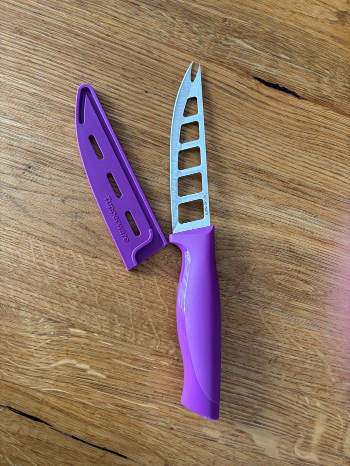 Couteau à fromage Tupperware neuf