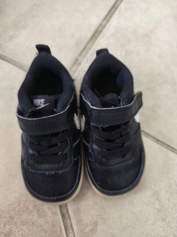 Baskets Nike taille 19.5