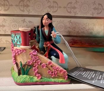 Figurine mulan disneyland paris