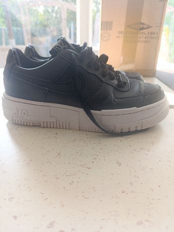 Nike air force 1 pixel