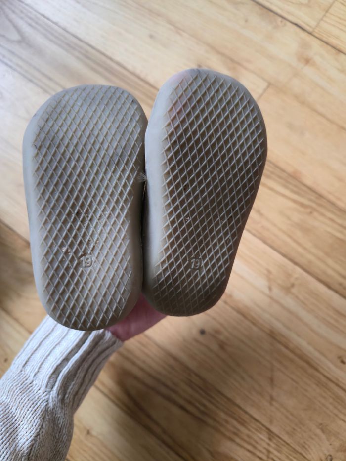 Lot chaussures fille taille 19 - photo numéro 4