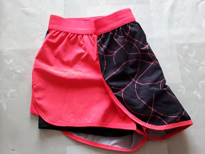 🔮 Short de Gymnastique NEUF en 12 ans 🔮 - photo numéro 2
