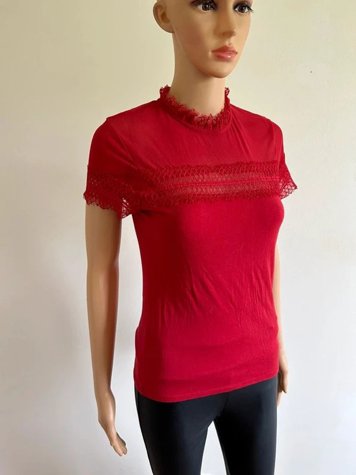 Top rouge à manches courtes avec dentelle Morgan taille M TBE (taille petit) - photo numéro 2